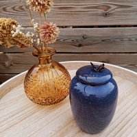 Keramieken urn donkerblauw met vlinder